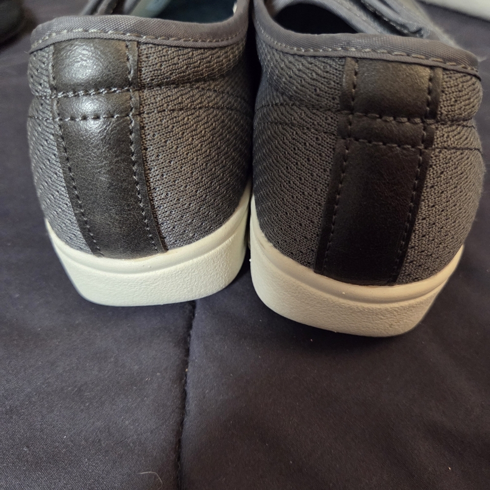 Gray Memory Foam Women's Slip-On Shoes - Picture 4 of 8